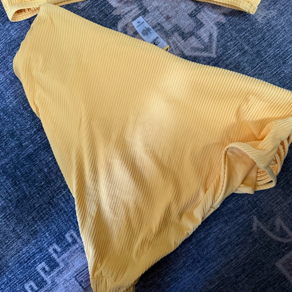 Yellow Ribbed Bikini Set - Picture 3 of 5
